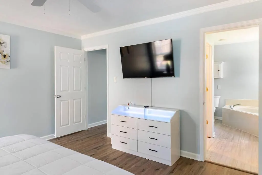 King Bed_Cozy Urban Retreat-Central Memphis Hébergement de vacances